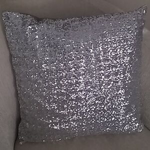 🆕silver sequined accent pillow